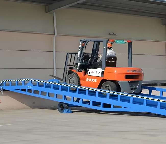 革吉移动式卸货平台（叉车用）